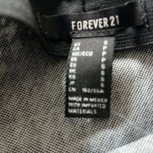 Forever 21 houndstooth skirt with faux wrap front  slit NWT - Picture 4 of 8